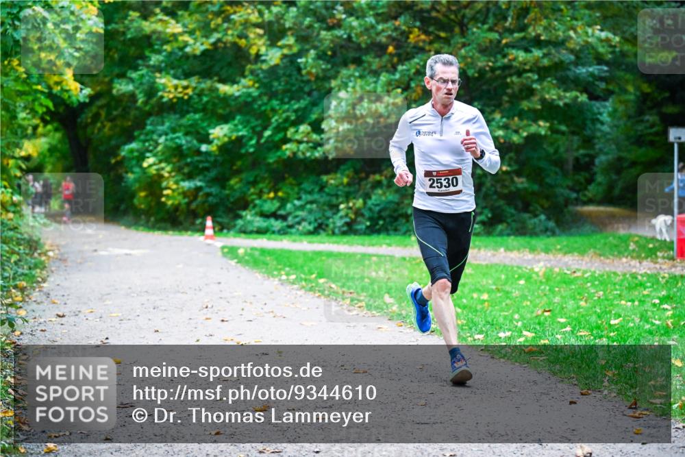 12.10.2025 - Bramfelder Halbmarathon 2025 Dr. Thomas Lammeyer http://msf.ph/oto/9344610 12.10.2025 10:11:17 Laufen 2530 meine-sportfotos.de