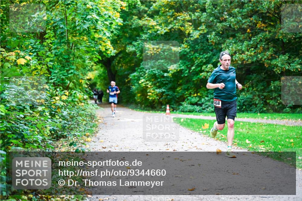 12.10.2025 - Bramfelder Halbmarathon 2025 Dr. Thomas Lammeyer http://msf.ph/oto/9344660 12.10.2025 10:11:31 Laufen 088 meine-sportfotos.de