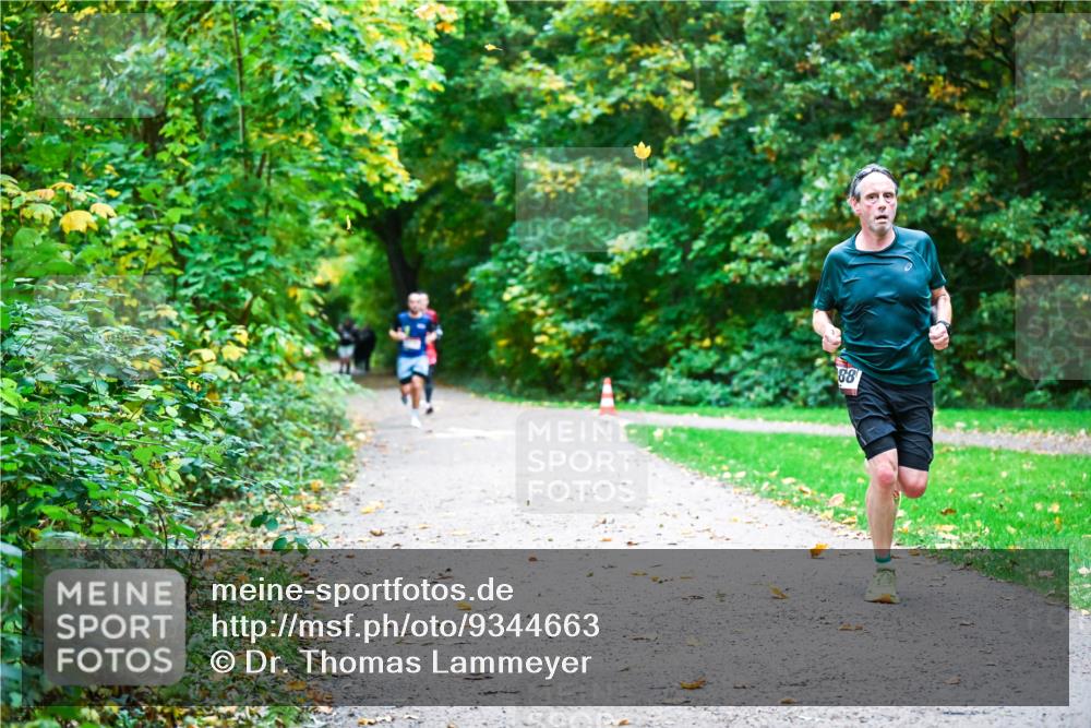 12.10.2025 - Bramfelder Halbmarathon 2025 Dr. Thomas Lammeyer http://msf.ph/oto/9344663 12.10.2025 10:11:31 Laufen 88 meine-sportfotos.de