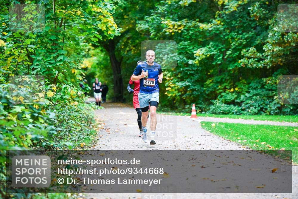 12.10.2025 - Bramfelder Halbmarathon 2025 Dr. Thomas Lammeyer http://msf.ph/oto/9344668 12.10.2025 10:11:35 Laufen 2770 meine-sportfotos.de