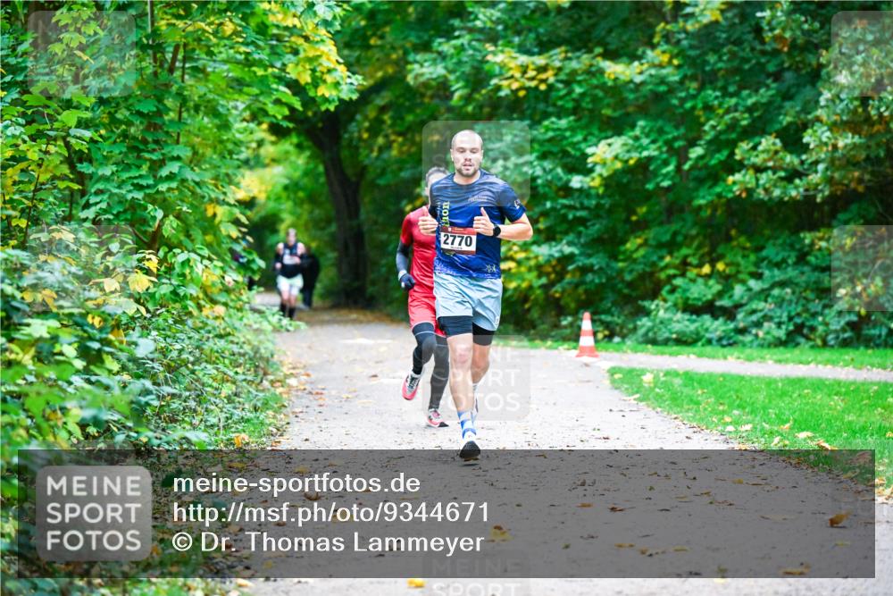 12.10.2025 - Bramfelder Halbmarathon 2025 Dr. Thomas Lammeyer http://msf.ph/oto/9344671 12.10.2025 10:11:35 Laufen 2770 meine-sportfotos.de