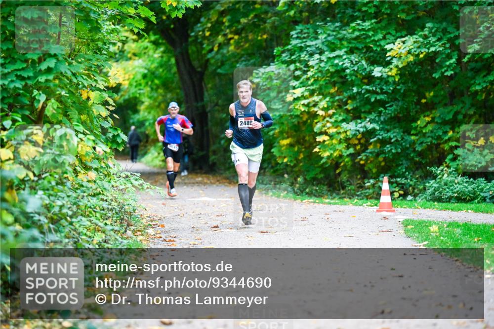 12.10.2025 - Bramfelder Halbmarathon 2025 Dr. Thomas Lammeyer http://msf.ph/oto/9344690 12.10.2025 10:11:40 Laufen 2489 meine-sportfotos.de