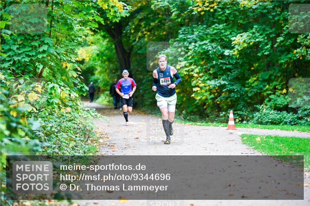12.10.2025 - Bramfelder Halbmarathon 2025 Dr. Thomas Lammeyer http://msf.ph/oto/9344696 12.10.2025 10:11:41 Laufen 2489 meine-sportfotos.de