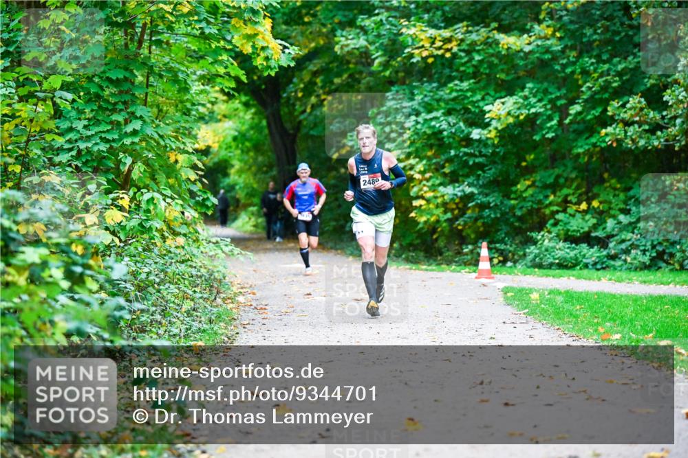 12.10.2025 - Bramfelder Halbmarathon 2025 Dr. Thomas Lammeyer http://msf.ph/oto/9344701 12.10.2025 10:11:42 Laufen 2480 meine-sportfotos.de