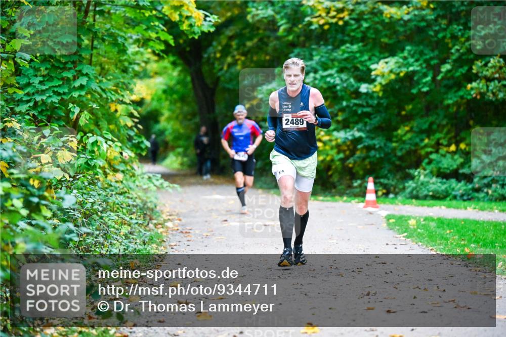 12.10.2025 - Bramfelder Halbmarathon 2025 Dr. Thomas Lammeyer http://msf.ph/oto/9344711 12.10.2025 10:11:43 Laufen 01, 2489 meine-sportfotos.de