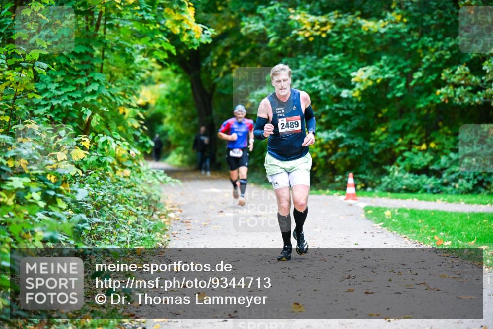 12.10.2025 - Bramfelder Halbmarathon 2025 Dr. Thomas Lammeyer http://msf.ph/oto/9344713 12.10.2025 10:11:43 Laufen 2489 meine-sportfotos.de