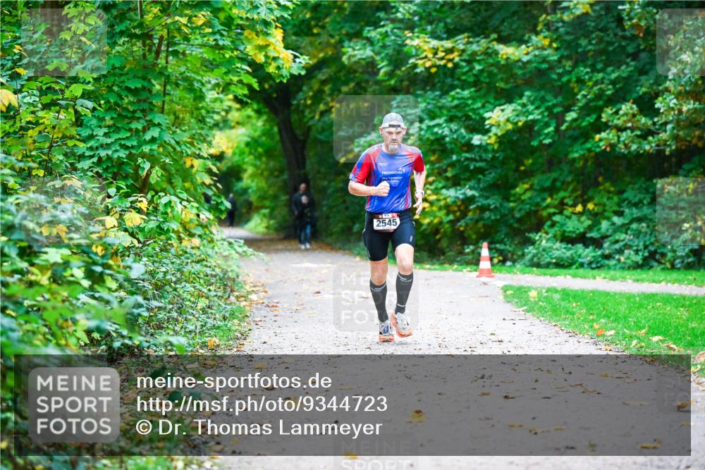 12.10.2025 - Bramfelder Halbmarathon 2025 Dr. Thomas Lammeyer http://msf.ph/oto/9344723 12.10.2025 10:11:46 Laufen 2545 meine-sportfotos.de