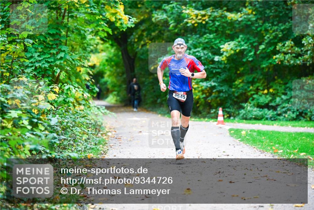 12.10.2025 - Bramfelder Halbmarathon 2025 Dr. Thomas Lammeyer http://msf.ph/oto/9344726 12.10.2025 10:11:47 Laufen 2545 meine-sportfotos.de