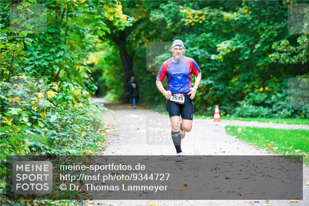 12.10.2025 - Bramfelder Halbmarathon 2025 Dr. Thomas Lammeyer http://msf.ph/oto/9344727 12.10.2025 10:11:47 Laufen 38, 2545 meine-sportfotos.de
