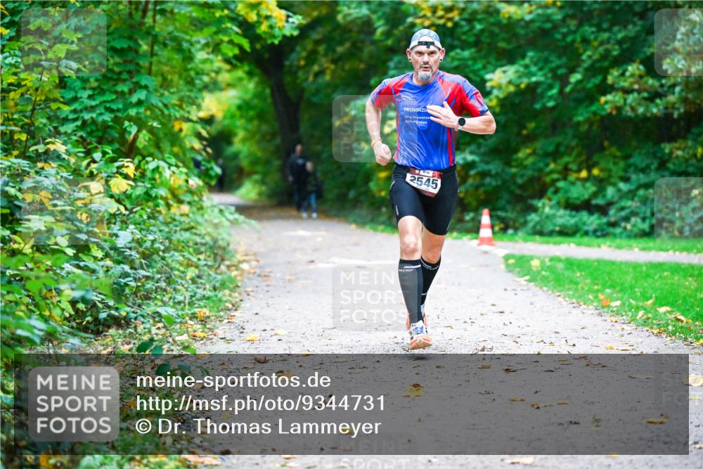 12.10.2025 - Bramfelder Halbmarathon 2025 Dr. Thomas Lammeyer http://msf.ph/oto/9344731 12.10.2025 10:11:47 Laufen 2545 meine-sportfotos.de