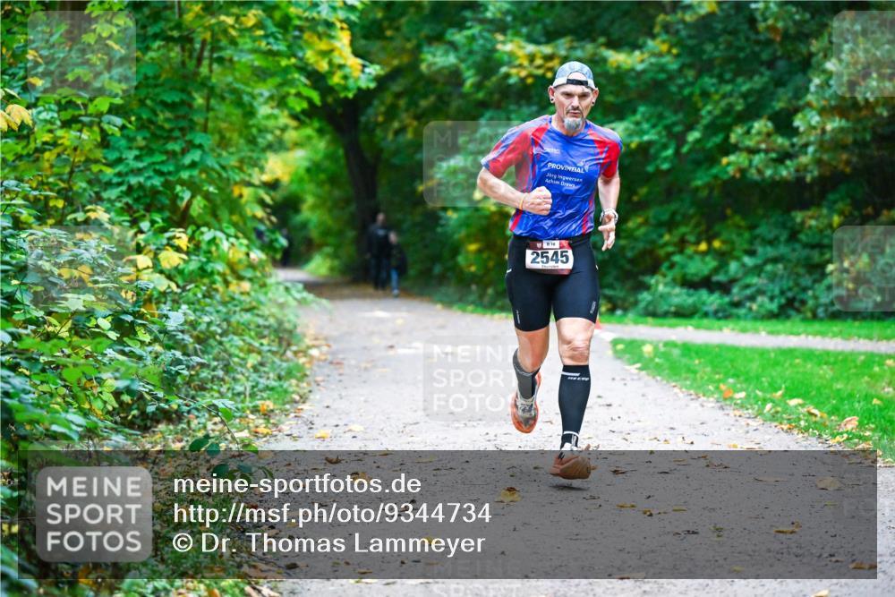 12.10.2025 - Bramfelder Halbmarathon 2025 Dr. Thomas Lammeyer http://msf.ph/oto/9344734 12.10.2025 10:11:48 Laufen 18, 2545 meine-sportfotos.de