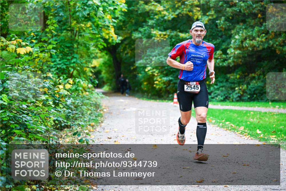 12.10.2025 - Bramfelder Halbmarathon 2025 Dr. Thomas Lammeyer http://msf.ph/oto/9344739 12.10.2025 10:11:49 Laufen 18, 2545 meine-sportfotos.de
