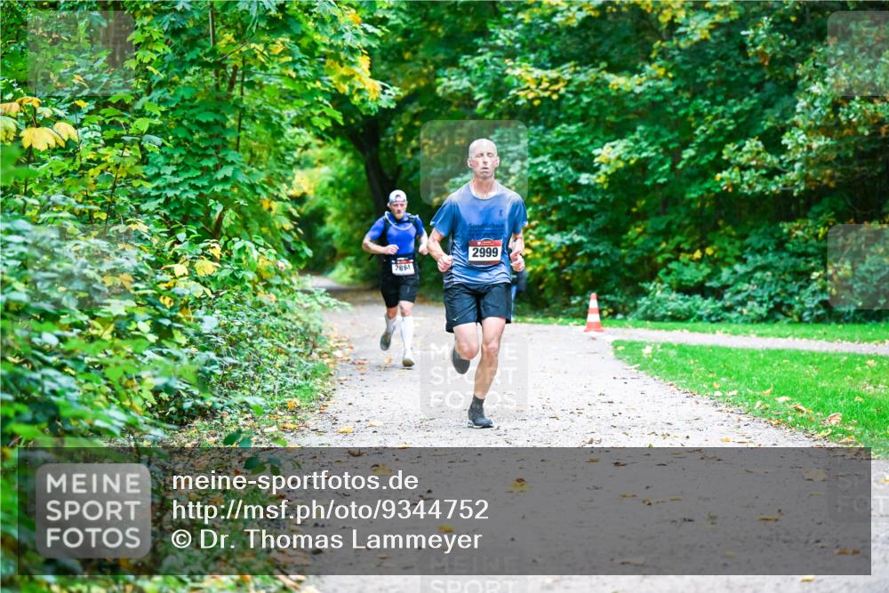 12.10.2025 - Bramfelder Halbmarathon 2025 Dr. Thomas Lammeyer http://msf.ph/oto/9344752 12.10.2025 10:12:01 Laufen 2894, 2999 meine-sportfotos.de