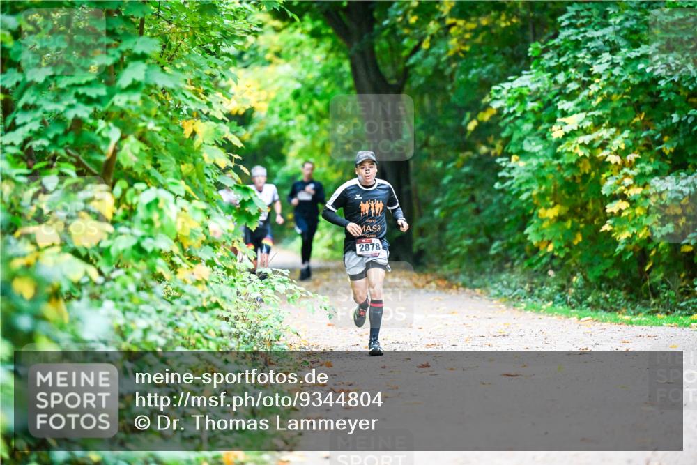 12.10.2025 - Bramfelder Halbmarathon 2025 Dr. Thomas Lammeyer http://msf.ph/oto/9344804 12.10.2025 10:12:37 Laufen 3, 2878 meine-sportfotos.de