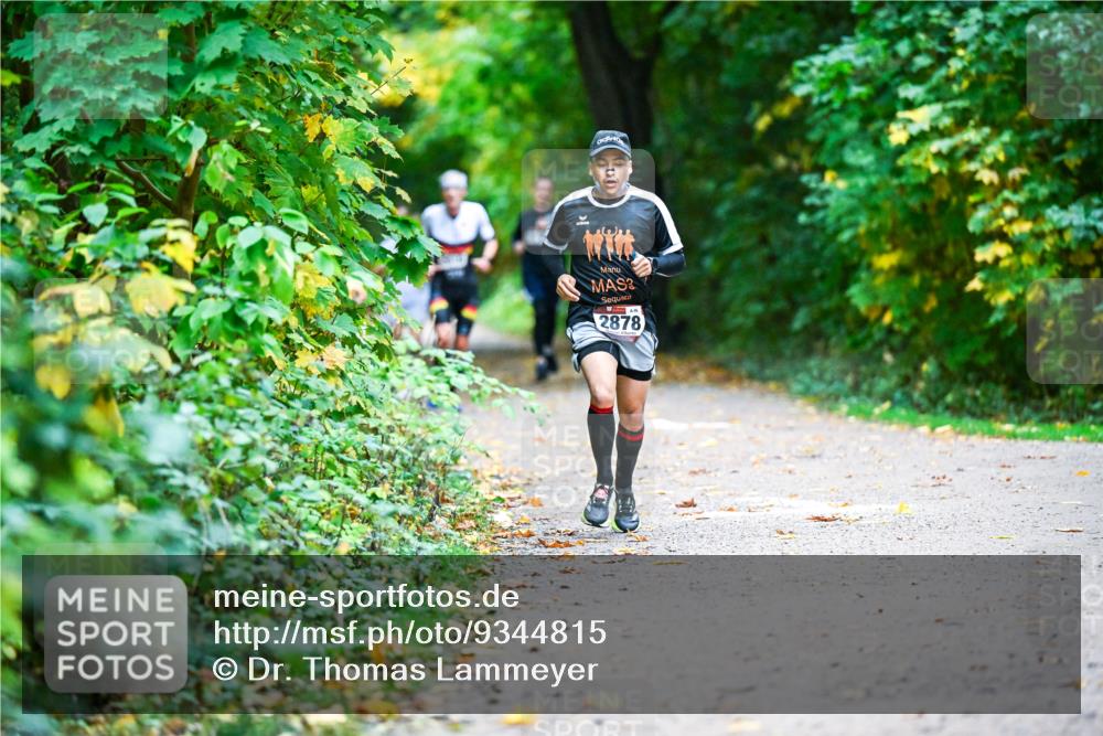 12.10.2025 - Bramfelder Halbmarathon 2025 Dr. Thomas Lammeyer http://msf.ph/oto/9344815 12.10.2025 10:12:38 Laufen 3, 2878 meine-sportfotos.de