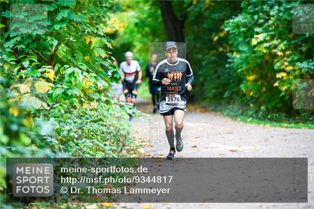12.10.2025 - Bramfelder Halbmarathon 2025 Dr. Thomas Lammeyer http://msf.ph/oto/9344817 12.10.2025 10:12:39 Laufen 3, 2878 meine-sportfotos.de