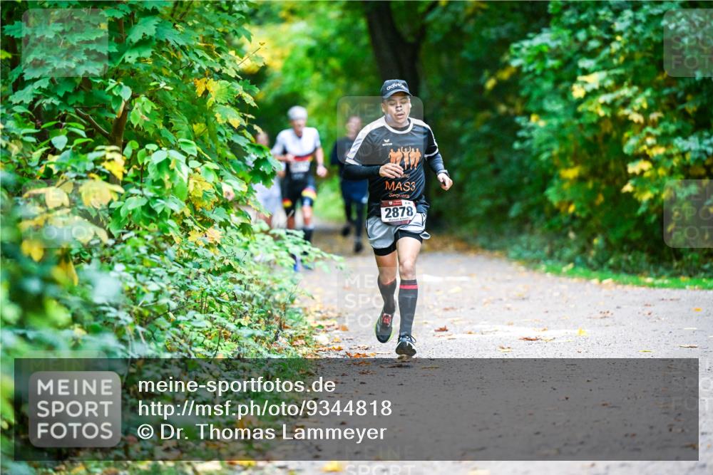 12.10.2025 - Bramfelder Halbmarathon 2025 Dr. Thomas Lammeyer http://msf.ph/oto/9344818 12.10.2025 10:12:39 Laufen 3, 2878 meine-sportfotos.de