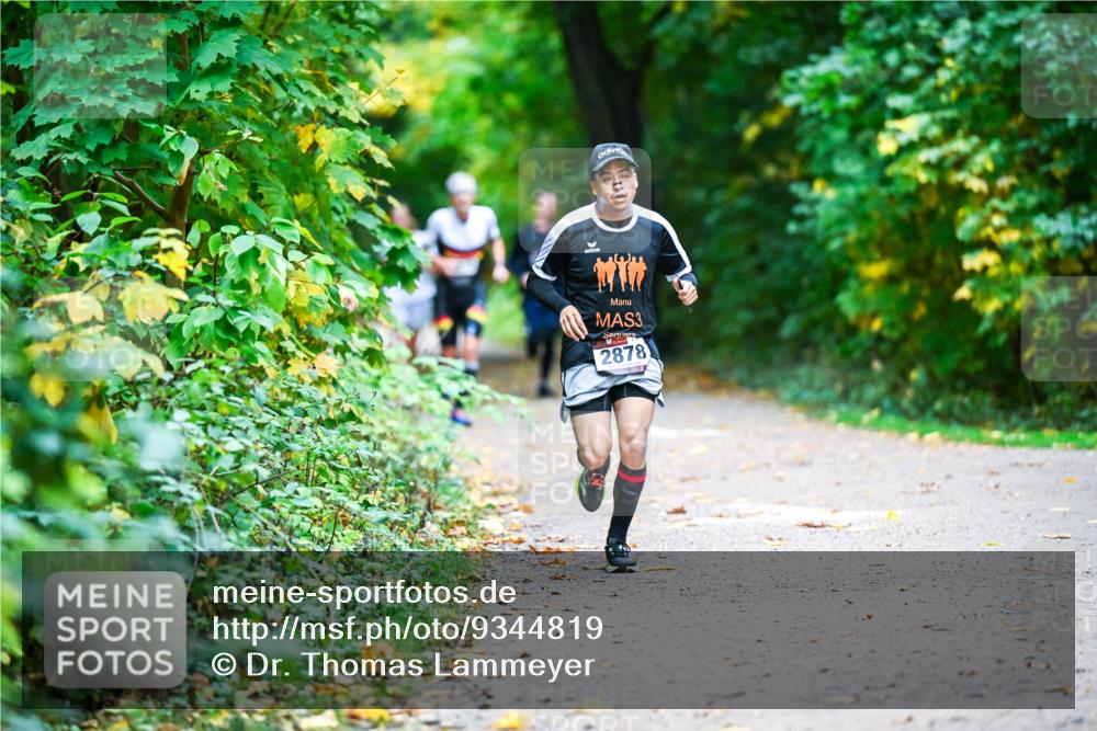 12.10.2025 - Bramfelder Halbmarathon 2025 Dr. Thomas Lammeyer http://msf.ph/oto/9344819 12.10.2025 10:12:39 Laufen 3, 2878 meine-sportfotos.de