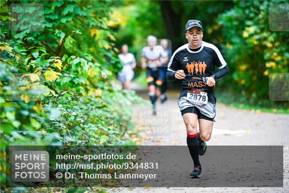12.10.2025 - Bramfelder Halbmarathon 2025 Dr. Thomas Lammeyer http://msf.ph/oto/9344831 12.10.2025 10:12:40 Laufen 3, 46, 2878 meine-sportfotos.de