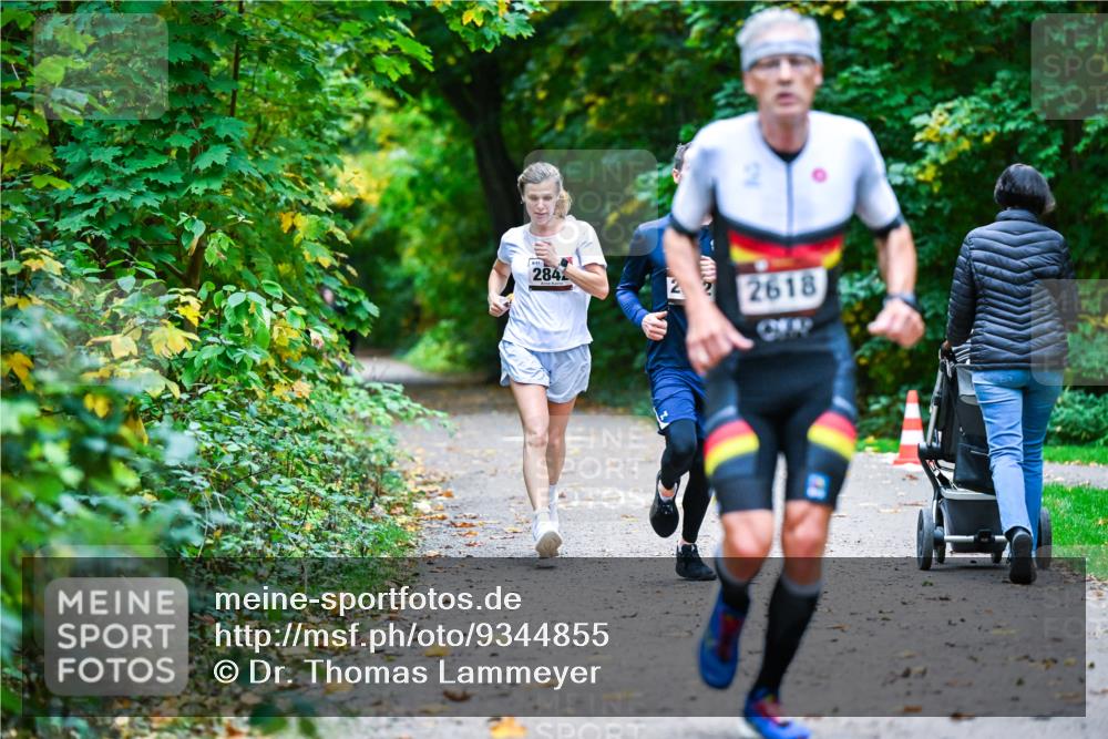12.10.2025 - Bramfelder Halbmarathon 2025 Dr. Thomas Lammeyer http://msf.ph/oto/9344855 12.10.2025 10:12:48 Laufen 284, 2618 meine-sportfotos.de