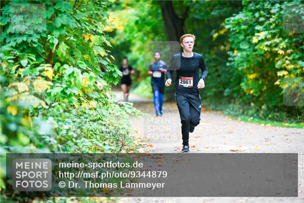 12.10.2025 - Bramfelder Halbmarathon 2025 Dr. Thomas Lammeyer http://msf.ph/oto/9344879 12.10.2025 10:12:57 Laufen 2961 meine-sportfotos.de