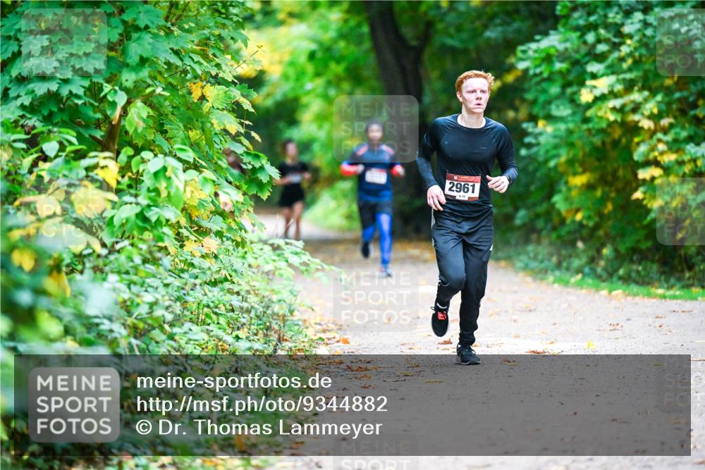 12.10.2025 - Bramfelder Halbmarathon 2025 Dr. Thomas Lammeyer http://msf.ph/oto/9344882 12.10.2025 10:12:58 Laufen 2961, 70 meine-sportfotos.de