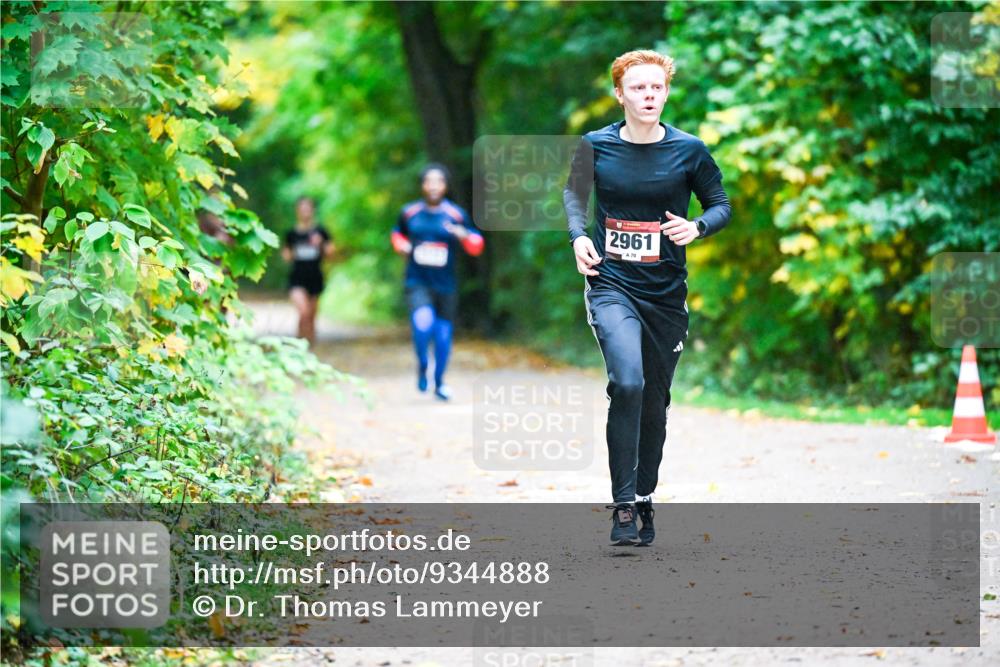 12.10.2025 - Bramfelder Halbmarathon 2025 Dr. Thomas Lammeyer http://msf.ph/oto/9344888 12.10.2025 10:12:58 Laufen 2961, 70 meine-sportfotos.de