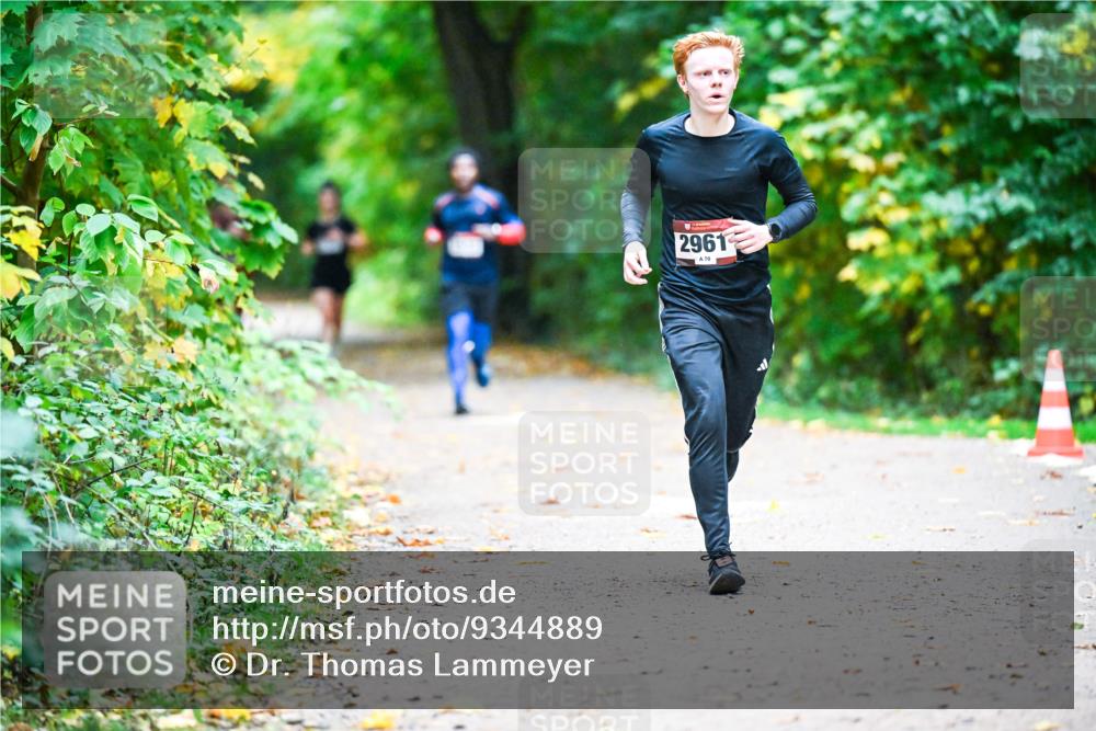 12.10.2025 - Bramfelder Halbmarathon 2025 Dr. Thomas Lammeyer http://msf.ph/oto/9344889 12.10.2025 10:12:59 Laufen 2961, 70 meine-sportfotos.de