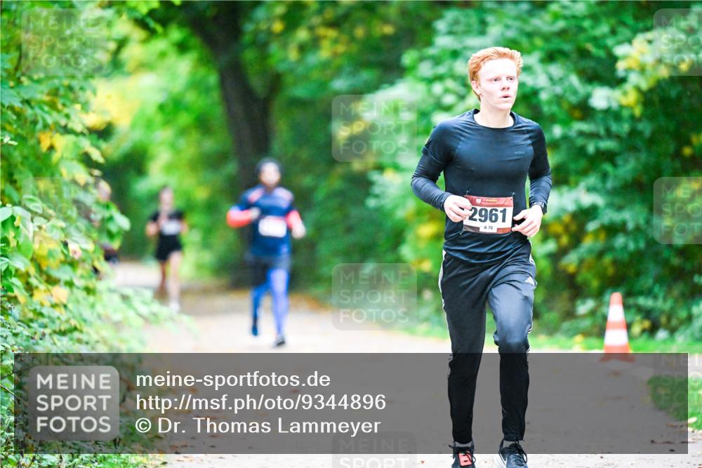 12.10.2025 - Bramfelder Halbmarathon 2025 Dr. Thomas Lammeyer http://msf.ph/oto/9344896 12.10.2025 10:12:59 Laufen 2961, 70 meine-sportfotos.de