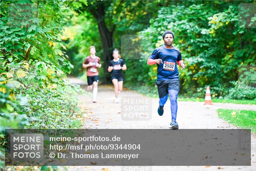 12.10.2025 - Bramfelder Halbmarathon 2025 Dr. Thomas Lammeyer http://msf.ph/oto/9344904 12.10.2025 10:13:04 Laufen 10, 2502 meine-sportfotos.de