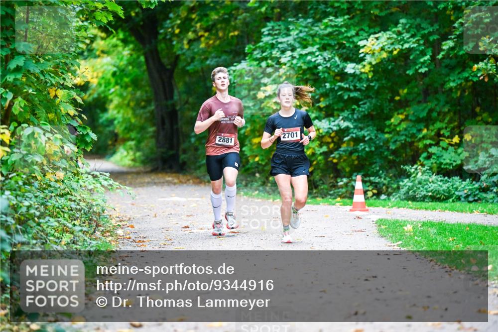 12.10.2025 - Bramfelder Halbmarathon 2025 Dr. Thomas Lammeyer http://msf.ph/oto/9344916 12.10.2025 10:13:07 Laufen 2881, 2701 meine-sportfotos.de