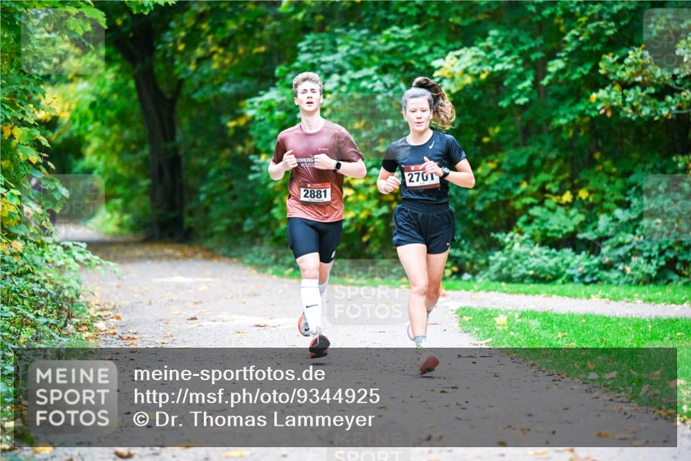 12.10.2025 - Bramfelder Halbmarathon 2025 Dr. Thomas Lammeyer http://msf.ph/oto/9344925 12.10.2025 10:13:09 Laufen 2881, 2701 meine-sportfotos.de