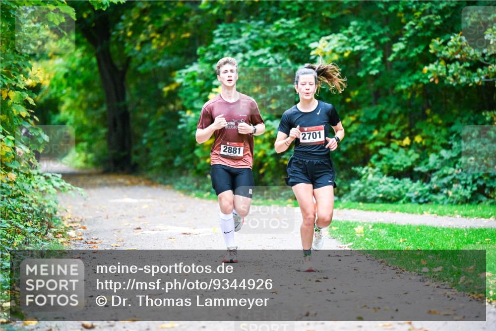12.10.2025 - Bramfelder Halbmarathon 2025 Dr. Thomas Lammeyer http://msf.ph/oto/9344926 12.10.2025 10:13:09 Laufen 2881, 2701 meine-sportfotos.de