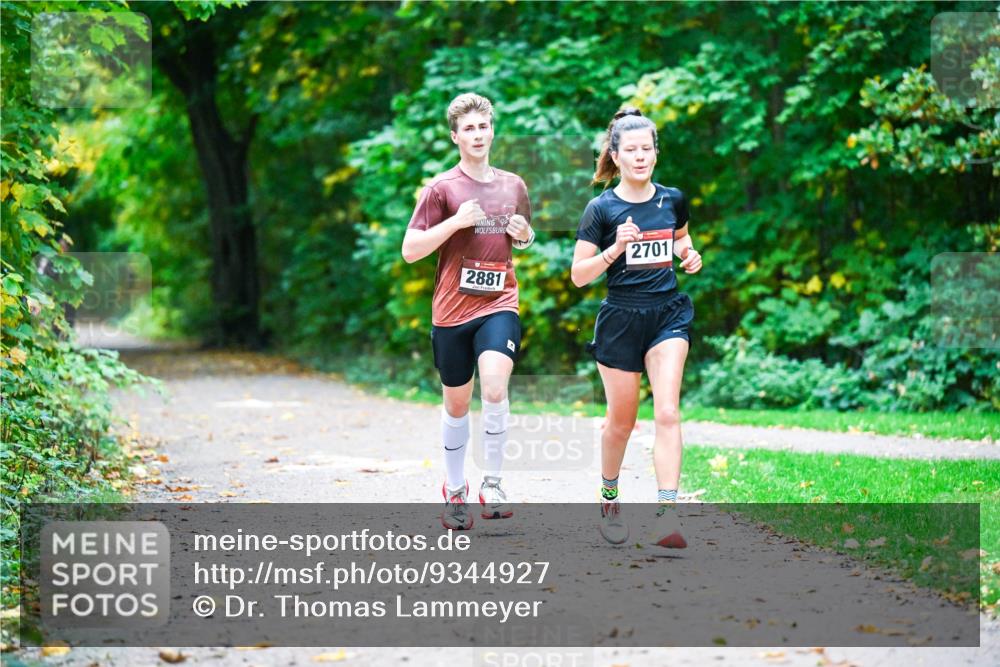 12.10.2025 - Bramfelder Halbmarathon 2025 Dr. Thomas Lammeyer http://msf.ph/oto/9344927 12.10.2025 10:13:09 Laufen 2701, 2881 meine-sportfotos.de