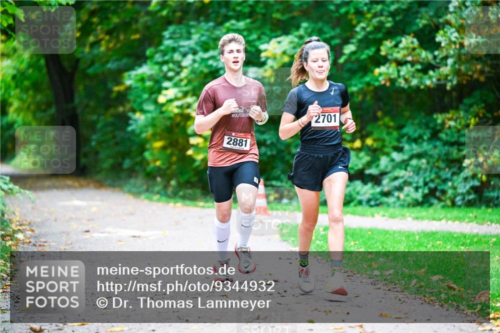 12.10.2025 - Bramfelder Halbmarathon 2025 Dr. Thomas Lammeyer http://msf.ph/oto/9344932 12.10.2025 10:13:10 Laufen 2701, 2881 meine-sportfotos.de