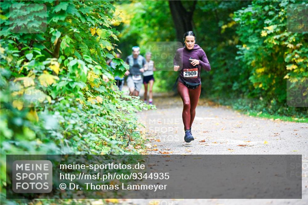 12.10.2025 - Bramfelder Halbmarathon 2025 Dr. Thomas Lammeyer http://msf.ph/oto/9344935 12.10.2025 10:13:22 Laufen 2909 meine-sportfotos.de