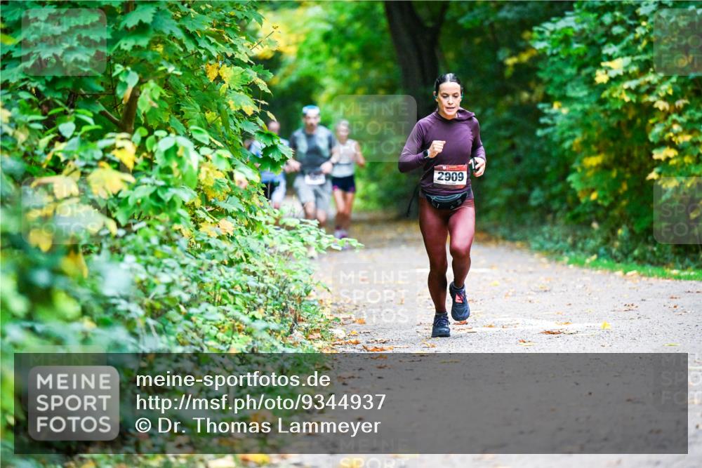 12.10.2025 - Bramfelder Halbmarathon 2025 Dr. Thomas Lammeyer http://msf.ph/oto/9344937 12.10.2025 10:13:22 Laufen 2909 meine-sportfotos.de