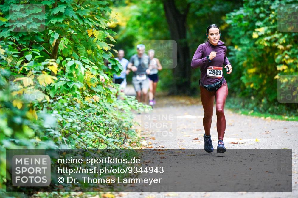 12.10.2025 - Bramfelder Halbmarathon 2025 Dr. Thomas Lammeyer http://msf.ph/oto/9344943 12.10.2025 10:13:23 Laufen 2909 meine-sportfotos.de