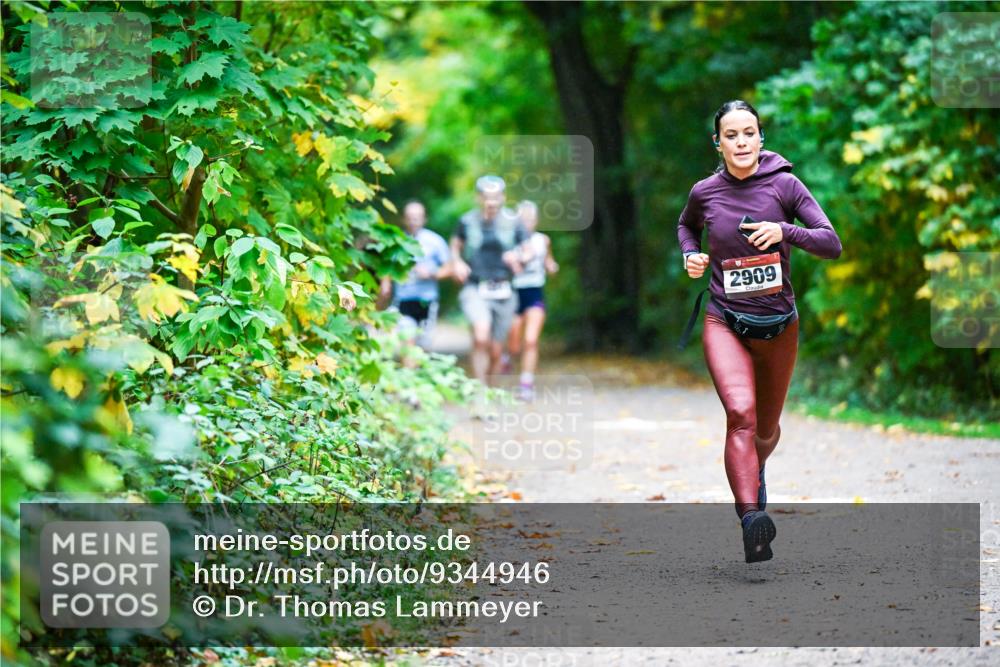 12.10.2025 - Bramfelder Halbmarathon 2025 Dr. Thomas Lammeyer http://msf.ph/oto/9344946 12.10.2025 10:13:24 Laufen 2909 meine-sportfotos.de