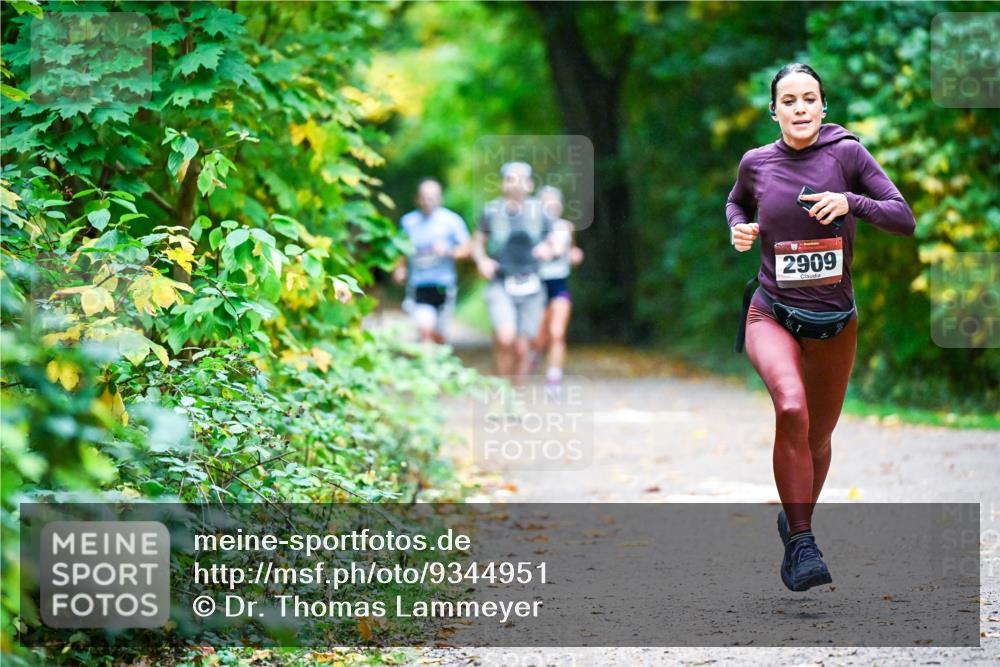 12.10.2025 - Bramfelder Halbmarathon 2025 Dr. Thomas Lammeyer http://msf.ph/oto/9344951 12.10.2025 10:13:24 Laufen 2909 meine-sportfotos.de