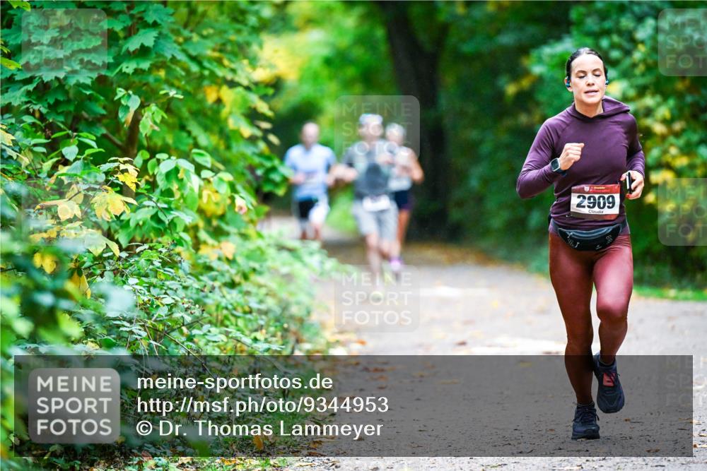 12.10.2025 - Bramfelder Halbmarathon 2025 Dr. Thomas Lammeyer http://msf.ph/oto/9344953 12.10.2025 10:13:25 Laufen 2909 meine-sportfotos.de