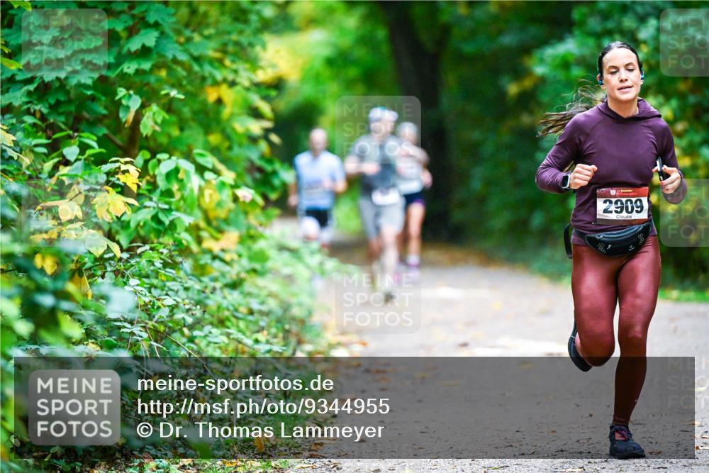 12.10.2025 - Bramfelder Halbmarathon 2025 Dr. Thomas Lammeyer http://msf.ph/oto/9344955 12.10.2025 10:13:25 Laufen 24, 2909 meine-sportfotos.de