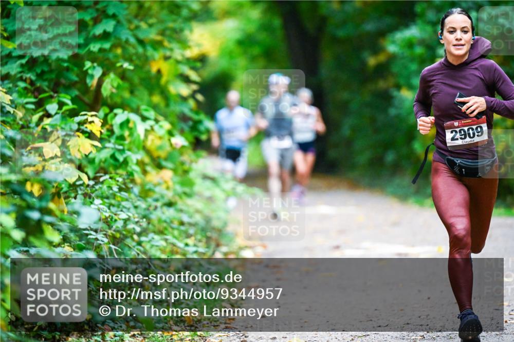 12.10.2025 - Bramfelder Halbmarathon 2025 Dr. Thomas Lammeyer http://msf.ph/oto/9344957 12.10.2025 10:13:25 Laufen 2909 meine-sportfotos.de