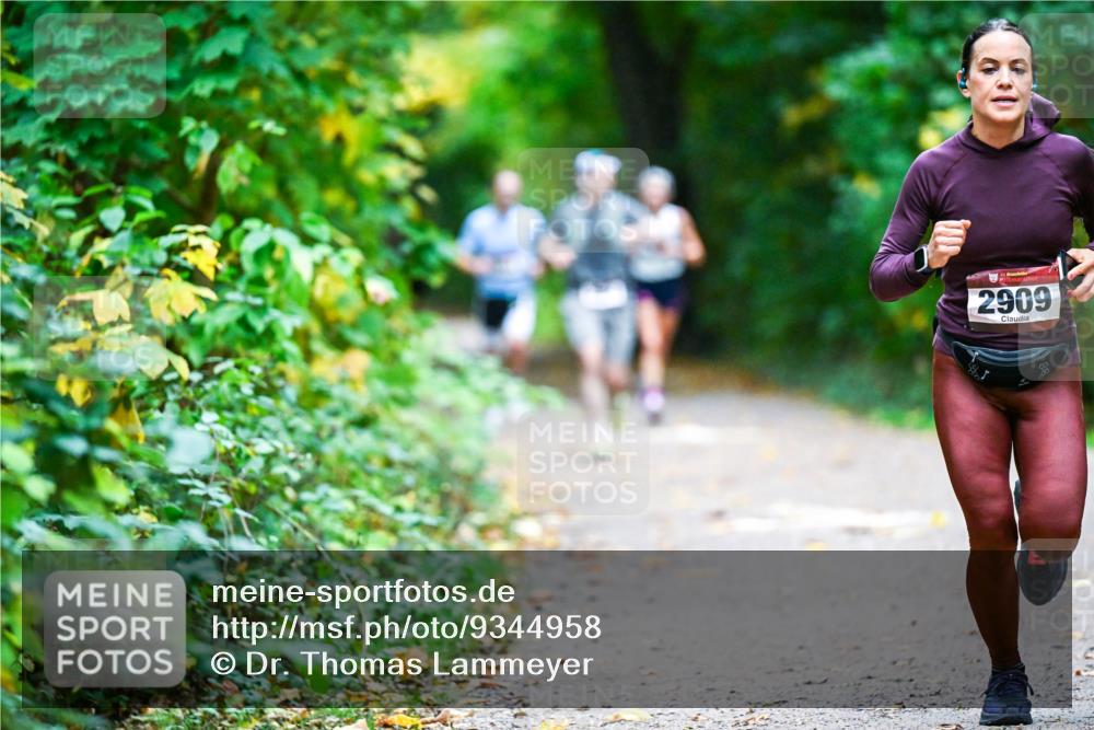 12.10.2025 - Bramfelder Halbmarathon 2025 Dr. Thomas Lammeyer http://msf.ph/oto/9344958 12.10.2025 10:13:25 Laufen 2909 meine-sportfotos.de
