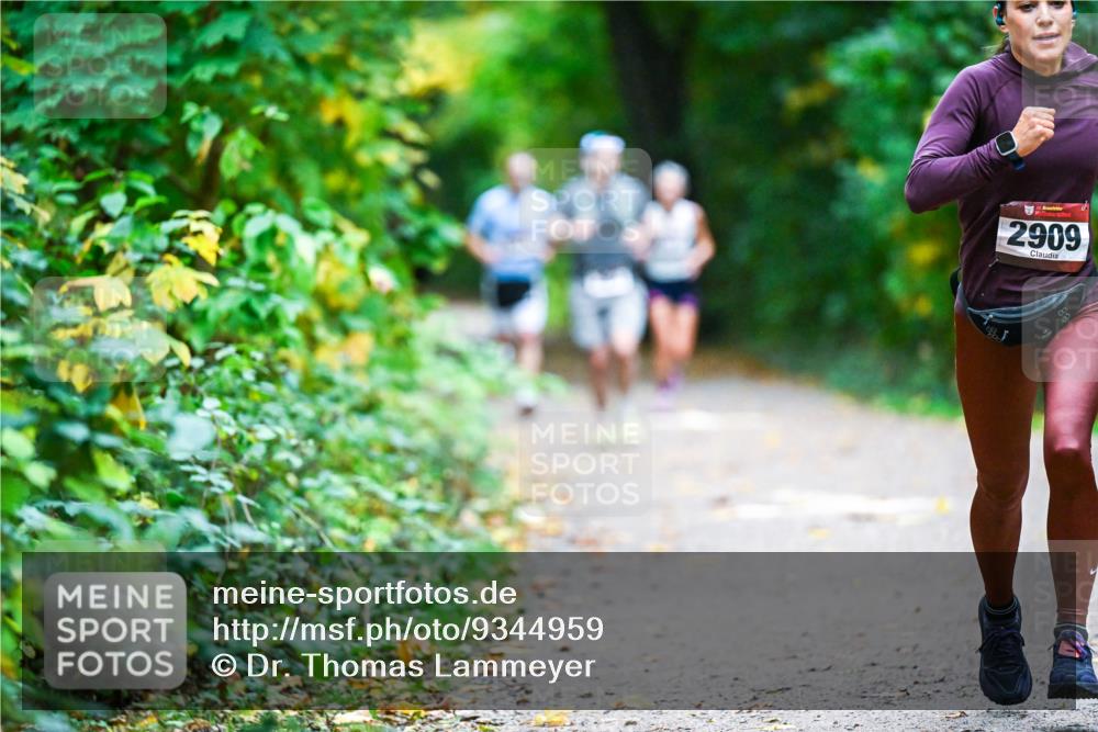 12.10.2025 - Bramfelder Halbmarathon 2025 Dr. Thomas Lammeyer http://msf.ph/oto/9344959 12.10.2025 10:13:25 Laufen 34, 2909 meine-sportfotos.de