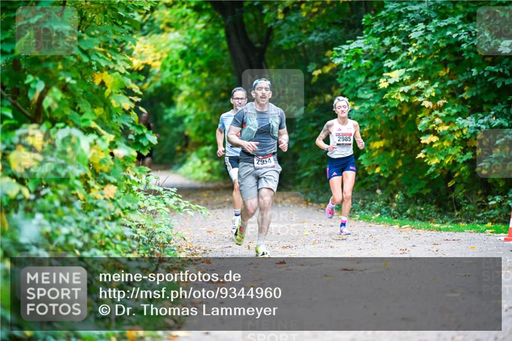 12.10.2025 - Bramfelder Halbmarathon 2025 Dr. Thomas Lammeyer http://msf.ph/oto/9344960 12.10.2025 10:13:27 Laufen 2954, 2985 meine-sportfotos.de