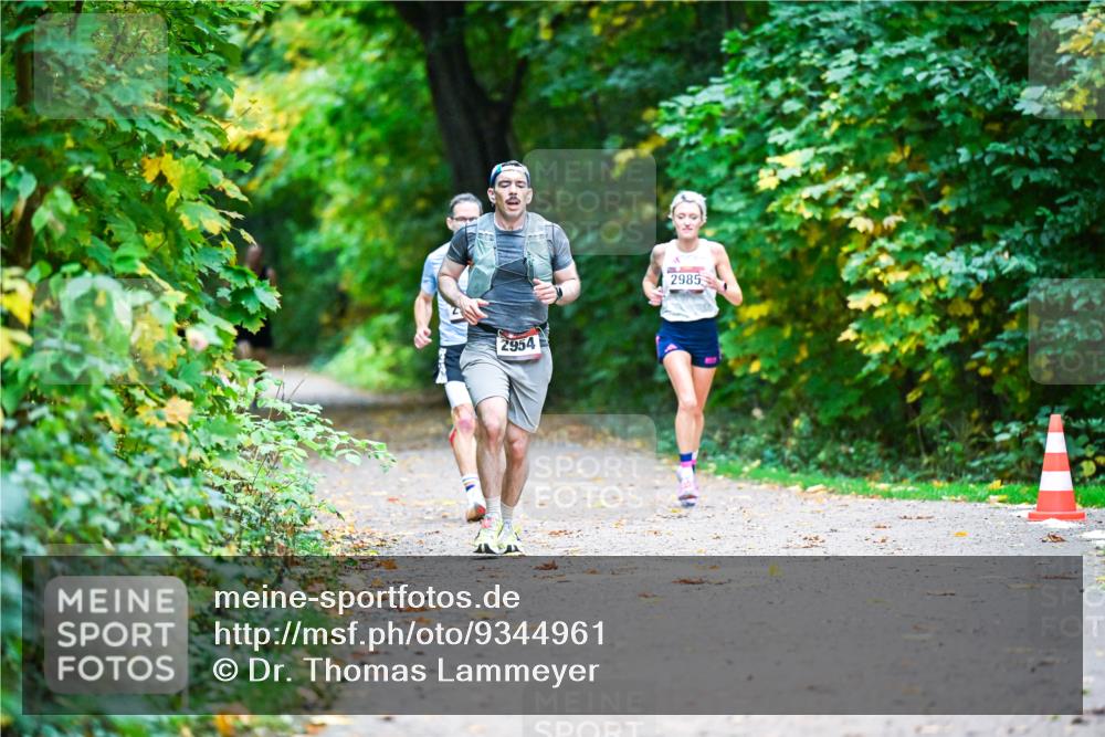 12.10.2025 - Bramfelder Halbmarathon 2025 Dr. Thomas Lammeyer http://msf.ph/oto/9344961 12.10.2025 10:13:27 Laufen 2954, 2985 meine-sportfotos.de