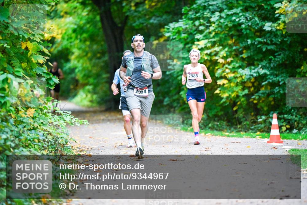 12.10.2025 - Bramfelder Halbmarathon 2025 Dr. Thomas Lammeyer http://msf.ph/oto/9344967 12.10.2025 10:13:28 Laufen 2954, 2985 meine-sportfotos.de