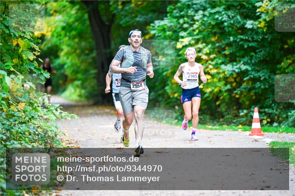 12.10.2025 - Bramfelder Halbmarathon 2025 Dr. Thomas Lammeyer http://msf.ph/oto/9344970 12.10.2025 10:13:28 Laufen 29, 2954, 2985 meine-sportfotos.de