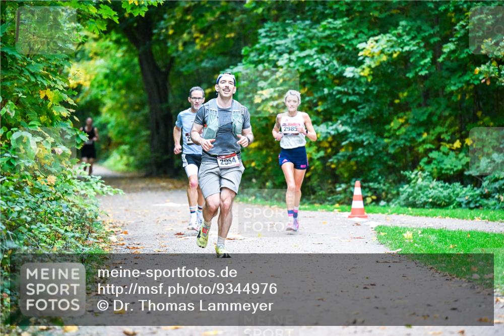 12.10.2025 - Bramfelder Halbmarathon 2025 Dr. Thomas Lammeyer http://msf.ph/oto/9344976 12.10.2025 10:13:29 Laufen 2954, 2985 meine-sportfotos.de